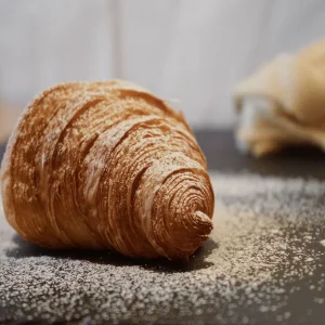 croissant de mantequilla recien hecha