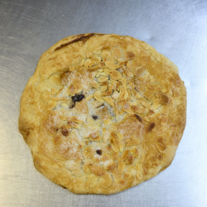 Torta de manteca con almendras y chocolate
